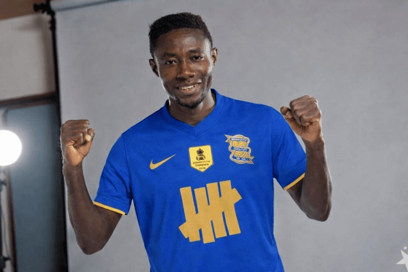 O Birmingham City confirmou a contratação de Oscar Dorley para a temporada, meia que era do Slavia Praga