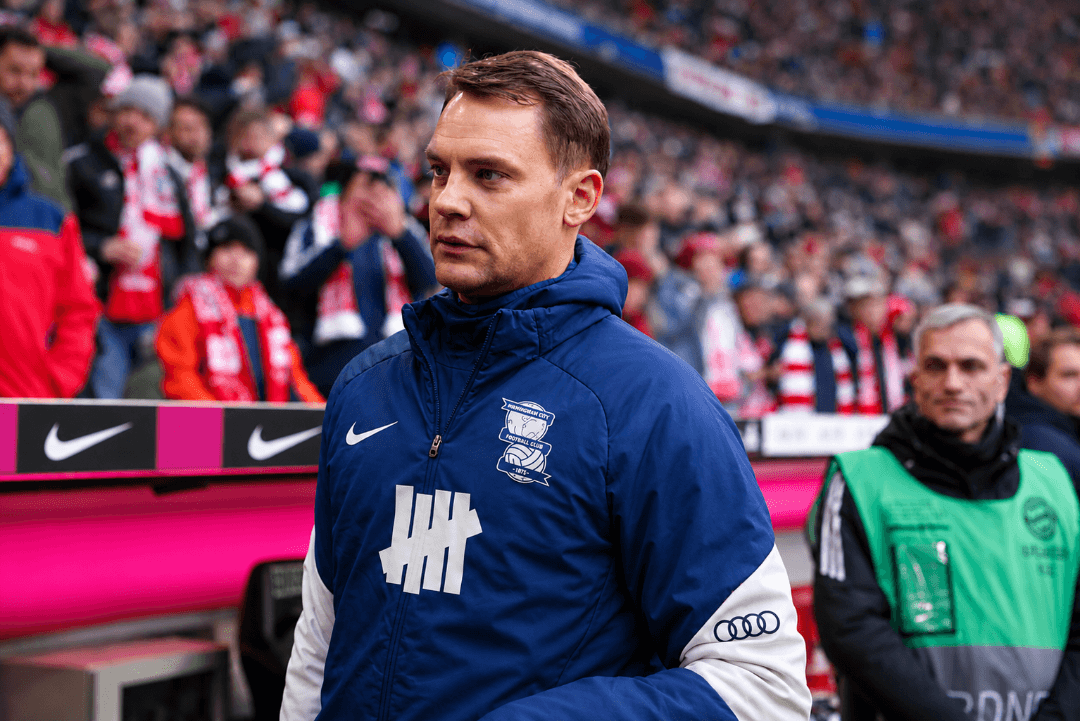 Fontes do Birmingham City dizem que esta tendo um impasse de objetivos e focos entre a diretoria e o treinador, Neuer já disse estar insa…