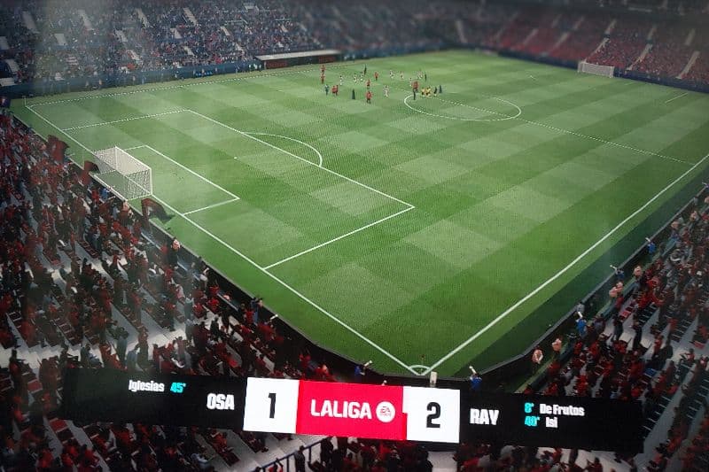 Fim de primeiro tempo o time do Rayo pressionou mas só consegui 2 gols e o Osasuna teve 1 chute e fez o gol