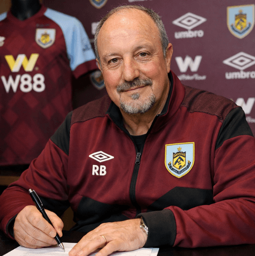Rafa Benítez chega ao Burnley e assinará um contrato de 2 anos com o clube. Nos vemos no Turf Moor, vamos Burnley!