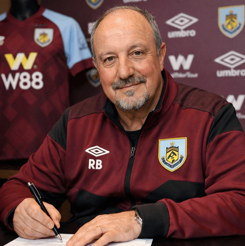 Muito feliz em poder assinar com o Burnley! Um novo desafio começa na minha carreira e não vejo a hora de levar esse time á glória!
