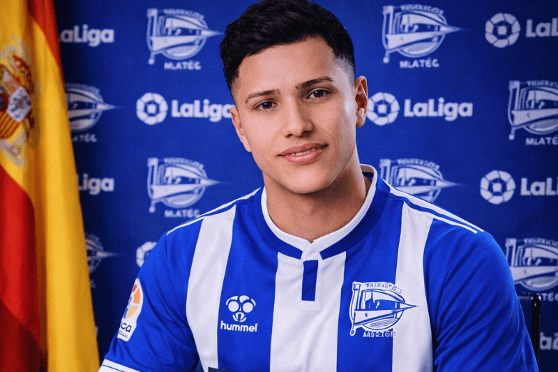 A transferência de Ollie Hanson para o Alavés é vista como bem possível. O clube espanhol enxerga nele um perfil ideal: jovem, atacante c…