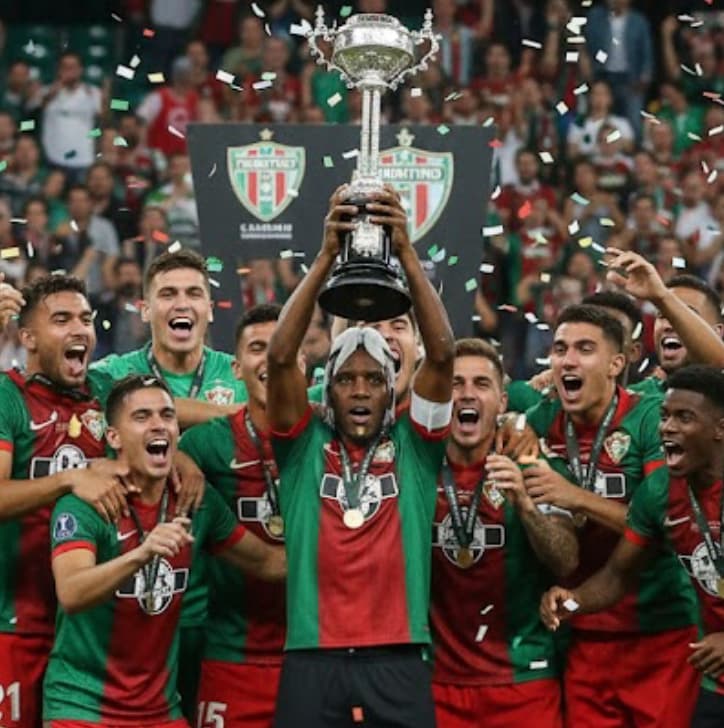 A DOBRADINHA VEIO 💚❤️ Pra fechar bem a temporada nada como conquistar a dobradinha (Liga e Taça) Oficialmente o Marítimo é TRIcampeão Da…