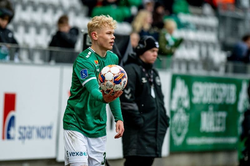 🗞️ VG | Viking mira reforços para o meio-campo Com a aposentadoria de Fredrik Ulvestad e a saída de Pontus Dahbo, o Viking FK já planeja…