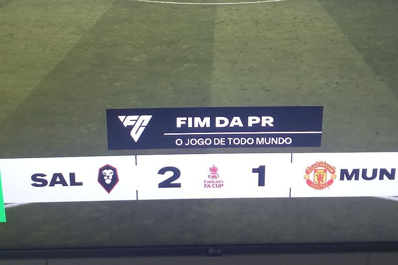 Um feito inédito para história do clube o salford está na semi da Emirates Fa cup