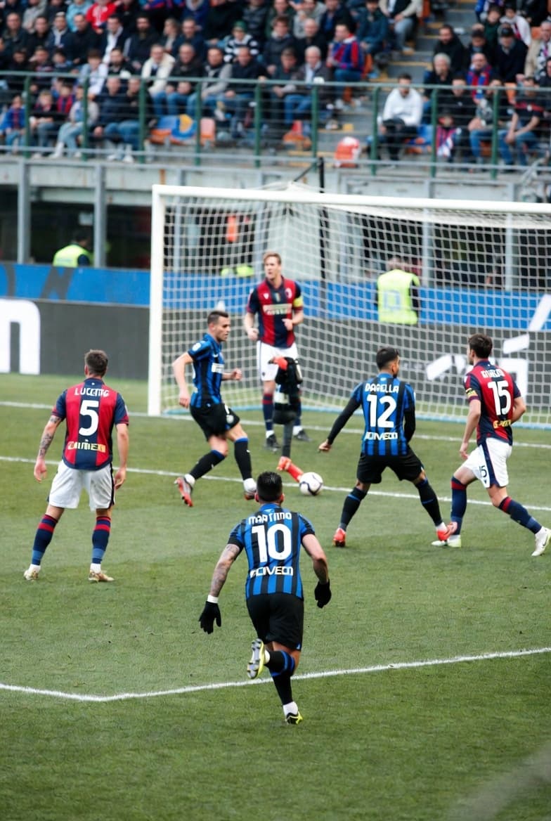 VIRADA ÉPICA DA INTER! 3x1 NO BOLOGNA FORA, GOLAÇO DE BARELLA E LAUTARO DECIDE: 49 PONTOS E COLA NA ROMA – VIEIRA É O NOME DO MOMENTO!