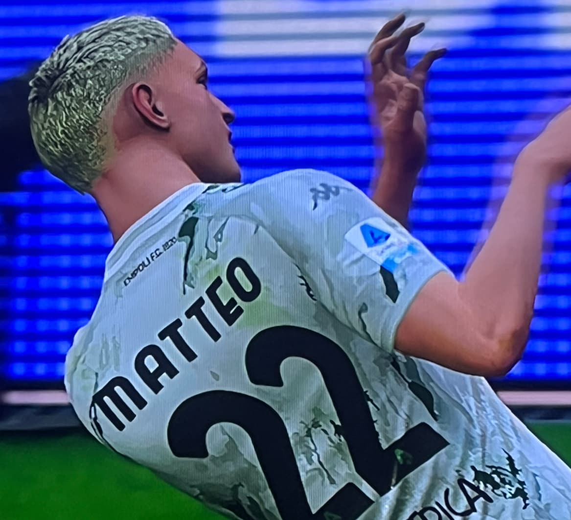 30 minutos em campo 1 gol!! Triste pelo empate no segundo jogo da pré temporada , mas feliz pelo 1 gol profissional 🎉
