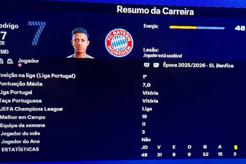 Bem comecei a jogar no Benfica com a camisola 79 ganhei várias taças e também marquei alguns golos