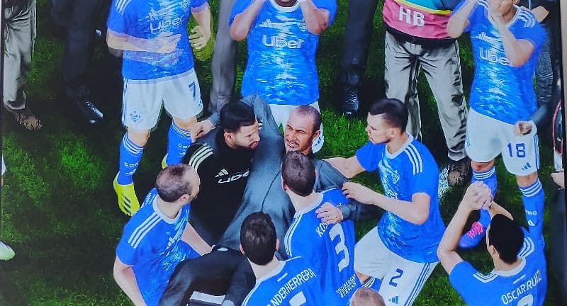 O CICLO CHEGOU AO FIM! 😭👔🔵⚪ "Cheguei com a vontade de vencer; saio com a certeza de que nos tornamos eternos." Arrivederci, Como 1907!…