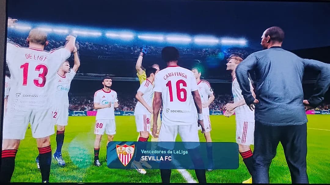 A LA LIGA É NOSSA! 🤩🙌🏽🏆🔴⚪ FOI SOFRIDO, FOI COM MUITA LUTA, MAS DEPOIS DE 3 TEMPORADAS, ENFIM A LA LIGA VEIO PRA SEVILLA! 🙌🏽🙏🏽🔴⚪…
