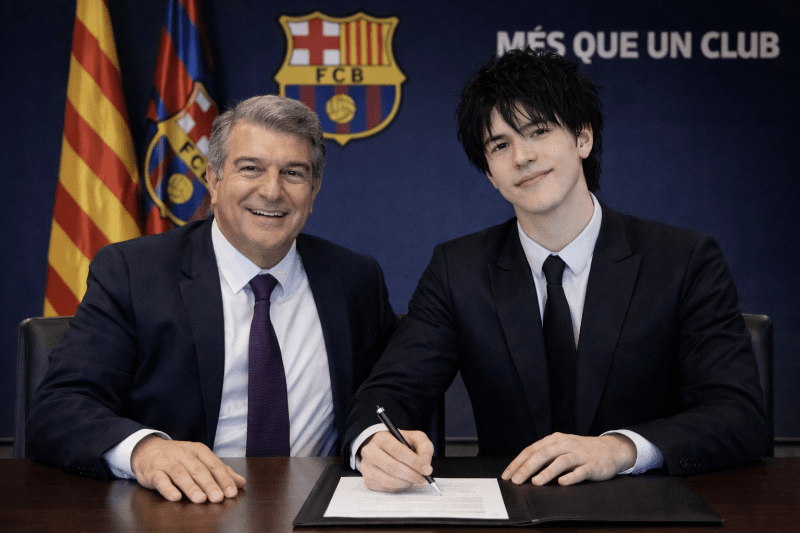 🚨BOMBA🚨 O Fc Barcelona acaba de oficializar a contratação de {@}[Yue](6958b26e99231f60b0d01e9b) Ahn, Atleta português de 20 anos. A neg…