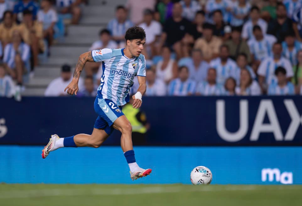 Grande Vitória! Mais um jogo como titular! E meu primeiro gol com essa camisa! Conseguimos vencer o Burgos por 2x0! 💙🤍