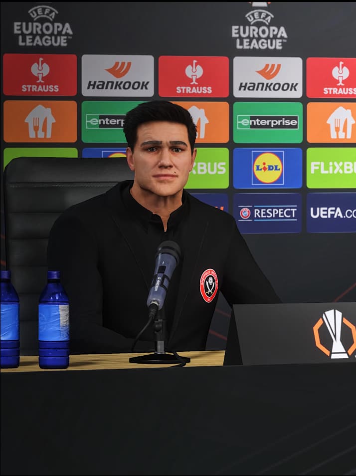 Primeiro jogo nosso na Europa League, conseguimos os três pontos e seguimos pois faltam 7 rodadas até as oitavas de final 🔴⚔️⚫️