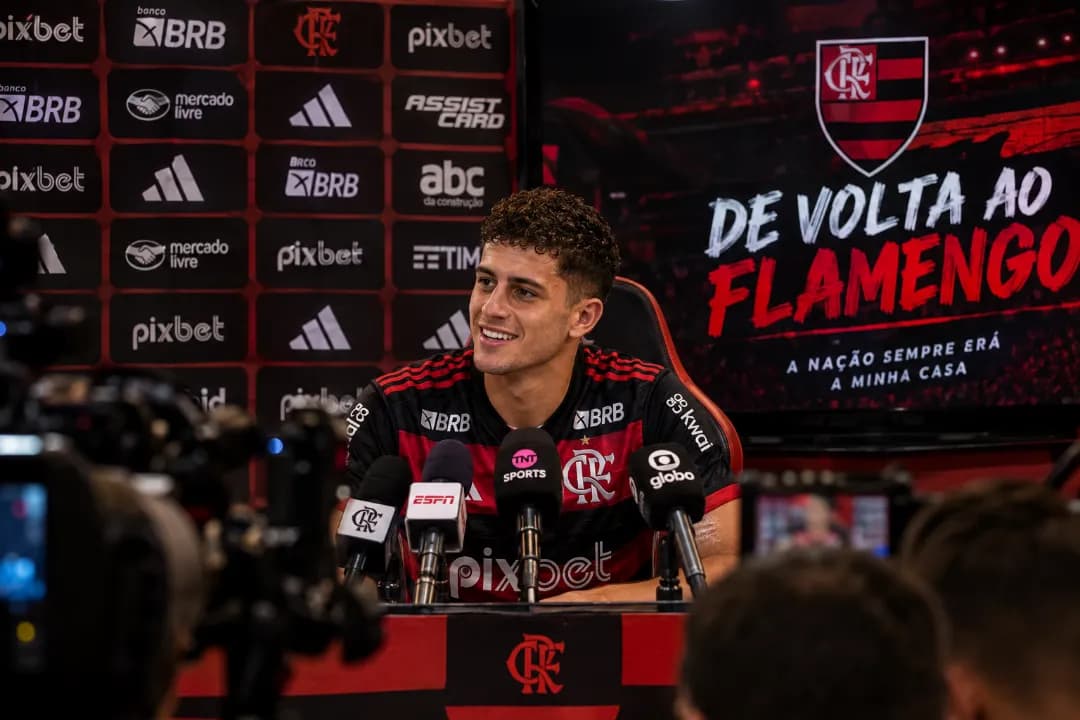 Luis sobre sua volta pro Brasil: estou muito feliz por volta pra casa sei que algumas coisas mudaram mais e foco total 🖤❤️🖤❤️