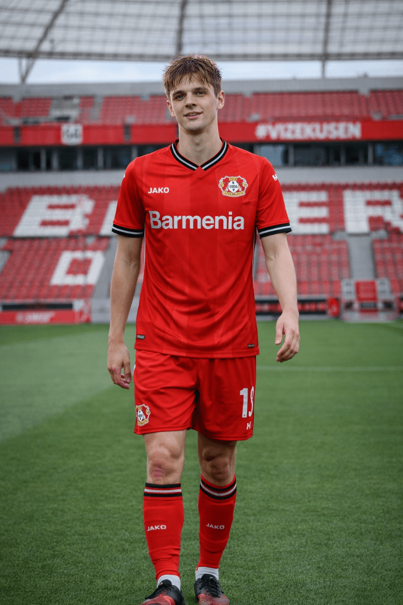 Novo capítulo. Nova casa. Mesma fome de sempre. 🟥⚫ Vamos pra cima, Leverkusen.