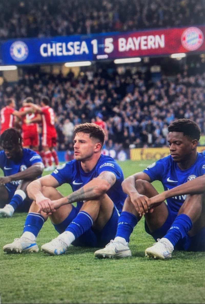 Bayer se torna um pesadelo para os blues, agora Chelsea tem que buscar um milagre na Alemanha, mas no vestiário dos blues se escuta um, q…