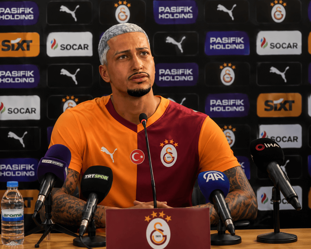 Tive uma temporada incrível no Lech poznan apesar da lesão tive bons resultados mas e hora de começar uma nova jornada no Galatasaray e c…