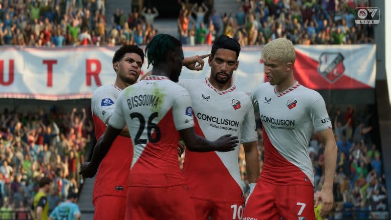 Paquetáaaaaaaa ...... O 10 vira o jogo para o utrecth 🎯✨