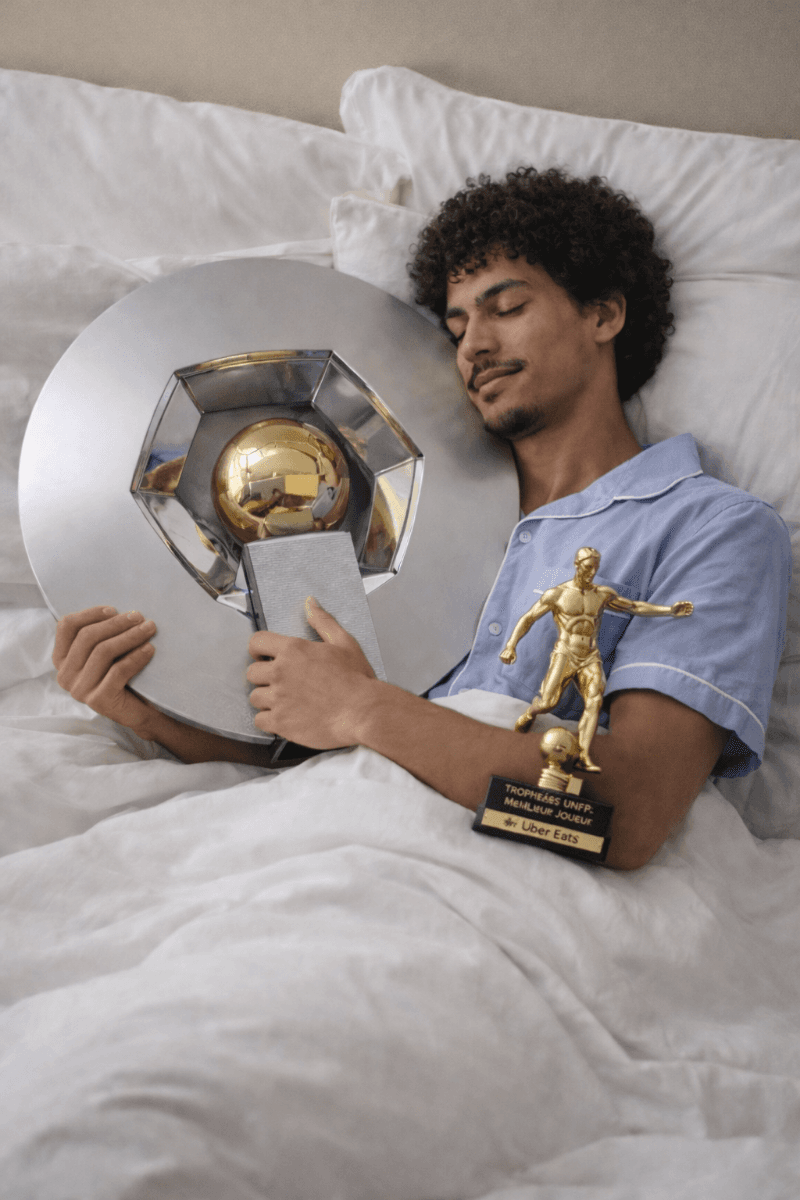 Campeão da liga. Melhor atleta da temporada. Alô PSG… vocês não eram os donos da França? 😏 Parece que o trono mudou de dono. A França ag…