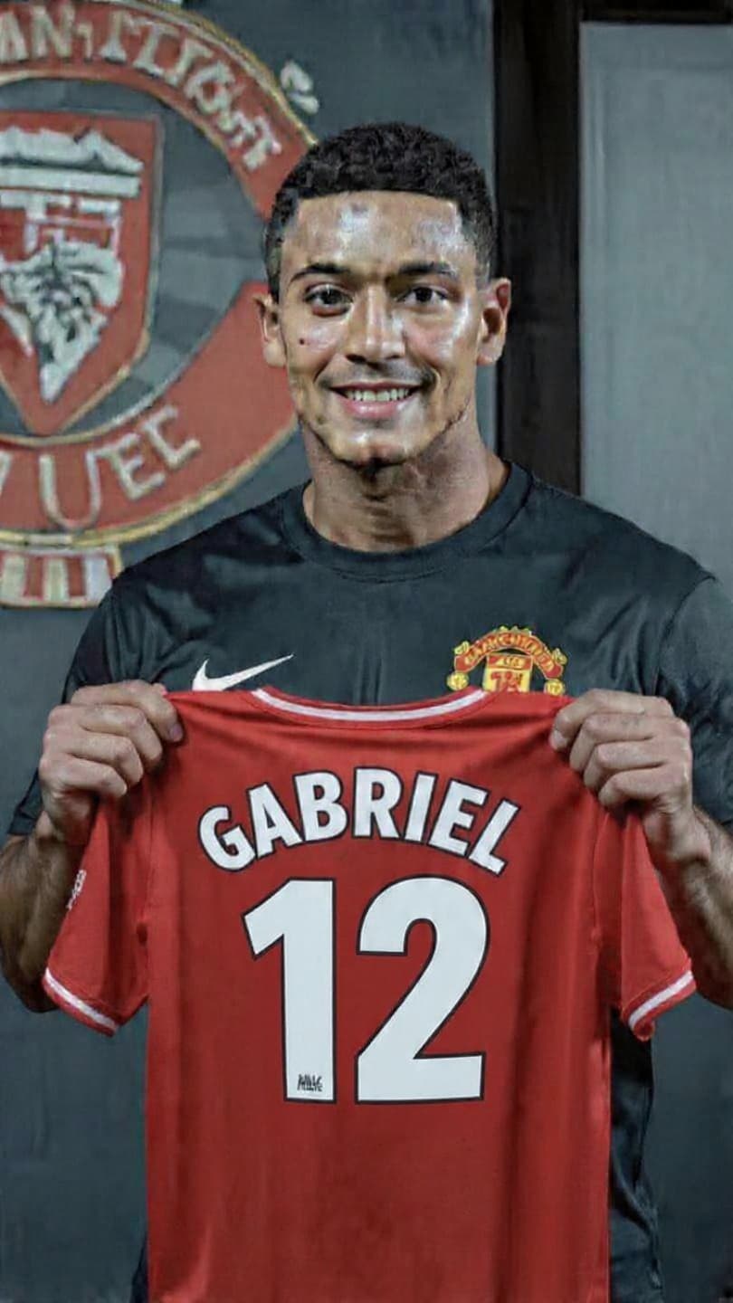 Próxima parada Inglaterra! Obrigado por essa oportunidade! {@}[MANCHESTER UTD](697f68dbf54813b39ec8e81b)
