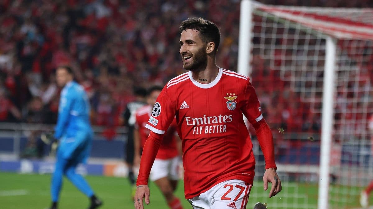 GOOOL Rafa Silva faz o segundo logo em seguida aos 18' minutos. BENFICA ( 2-0 ) ATLÉTICO MADRID AGR:(3-0)