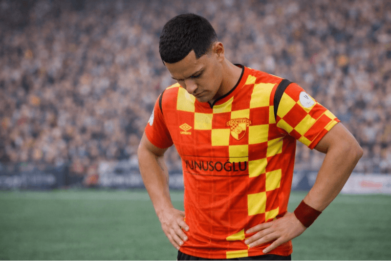 Happy to make my professional debut as a starter. Unfortunately, I had to leave injured. Maybe a record — first injury in the first game …