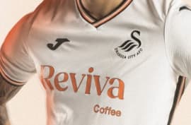 O Swansea City anuncia a Joma como nova fornecedora oficial de material esportivo do clube. A parceria marca o início de uma nova fase, u…