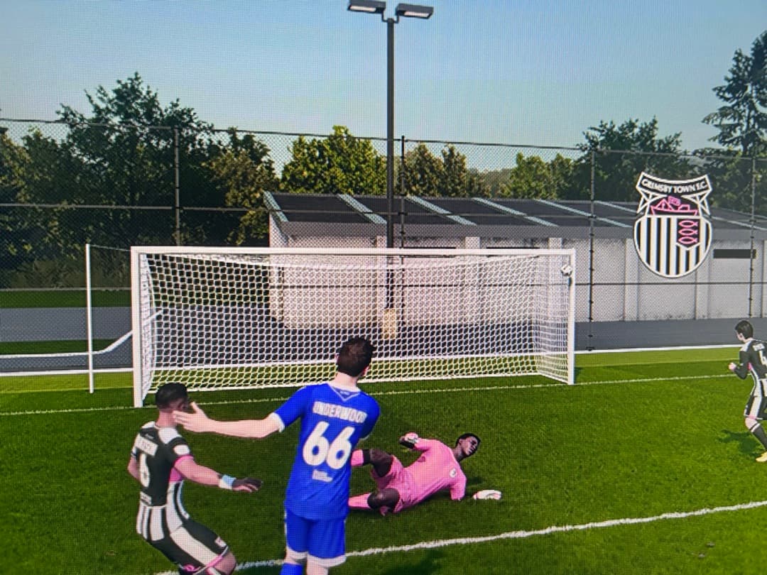 Golaço do Underwood para virar o jogo