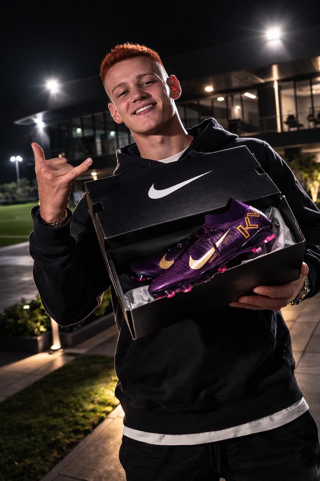 Enquanto estava no alojamento, recebi uma surpresa para o próximo jogo. vamos por mais, {@}[Nike](6918ffa6e4606fe67982beae) !