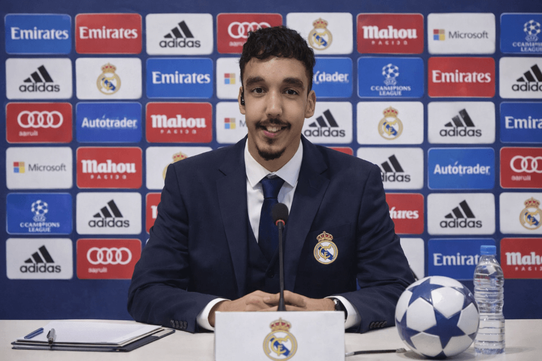 Novo técnico!! A torcida do Real Madrid FC anuncia que {@}[Davi jr](69a2233472b8ee80455dac97) é o mais novo técnico da equipe! O treinado…