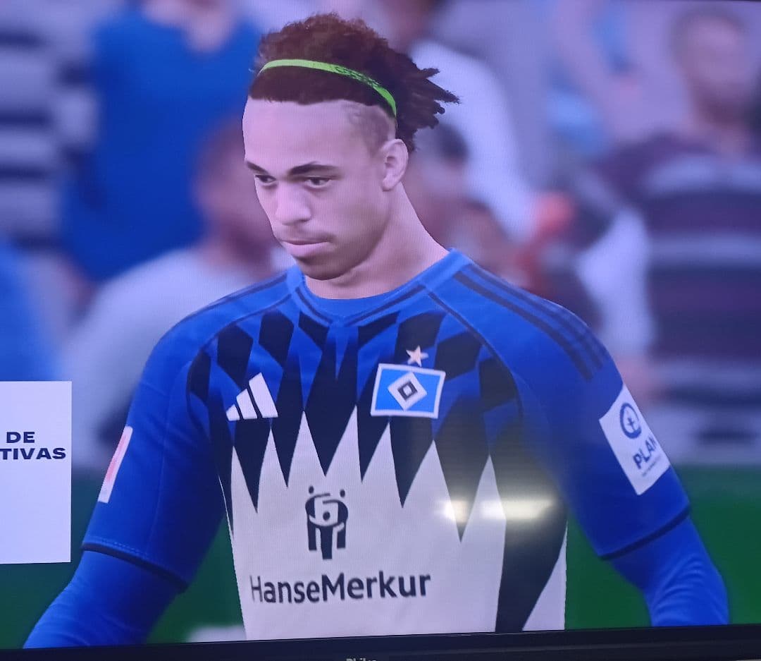 Primeiro tempo encerrado da primeira partida de pre temporada, até então esta 1 a 0 para o Hamburgo SV com o Gol do lendario Poulsen