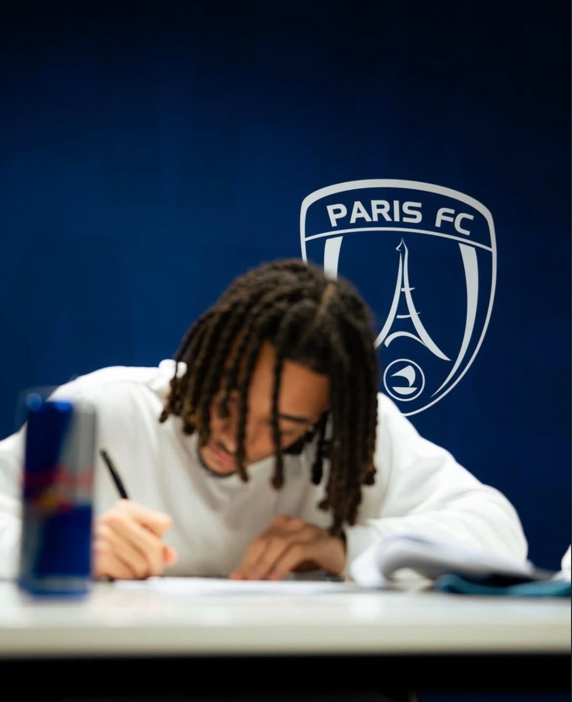 Luca Koleosho assina com o Paris FC,Bienvenue 🤩⚪️🔵