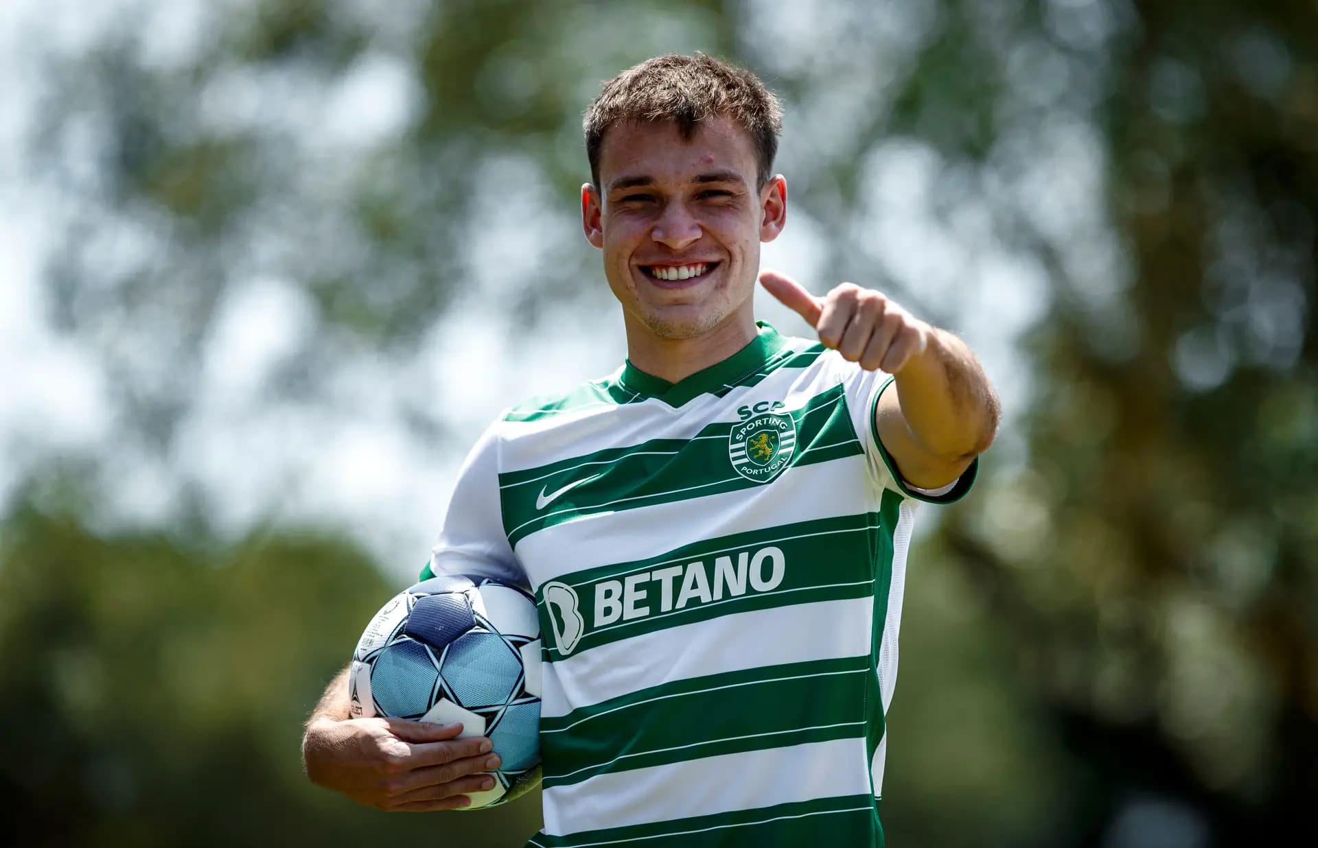 Ugarte de regresso a Alvalade. Sem espaço no Manchester United, Ugarte regressa e torna-se a compra mais cara da história do Sporting… 30M.