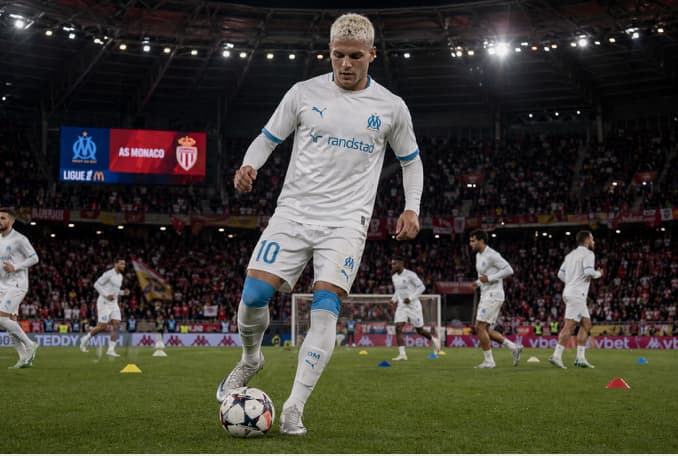 Aquecimento antes do jogo contra o Mônaco Vamos para cima 🔵⚪️ #Olympique #Ligue1