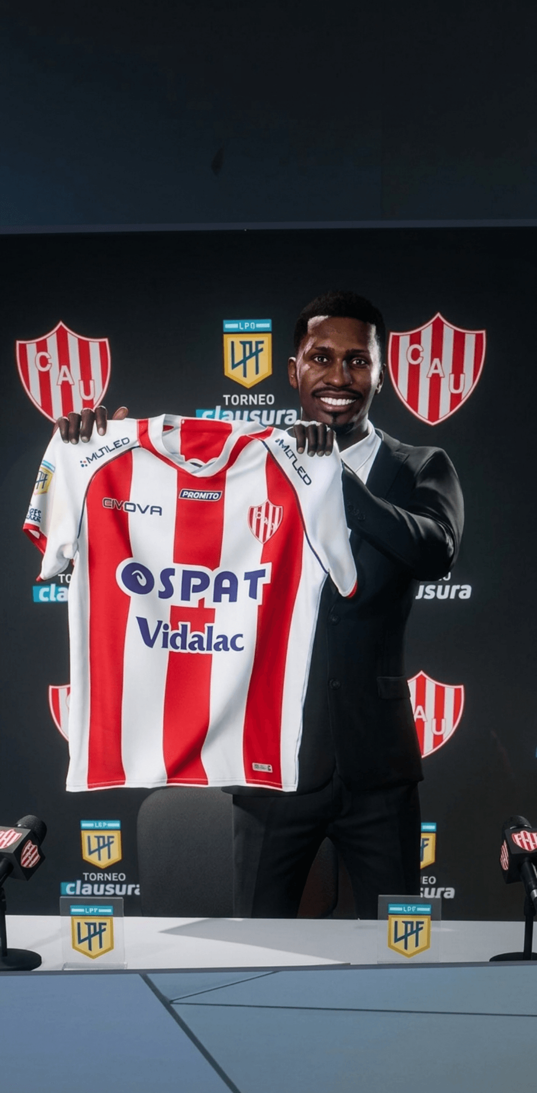 Cheguei, família Tatengue! 🔴⚪️ Vestir as cores do Unión Santa Fe é uma grande honra e uma responsabilidade que assumo com muito orgulho.…