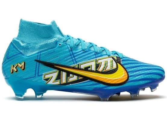 Falei pra Nike que eu gostava muito dessa chuteira e ela disse que já vai mandar pra Inglaterra pra na próxima partida eu destruir as zag…