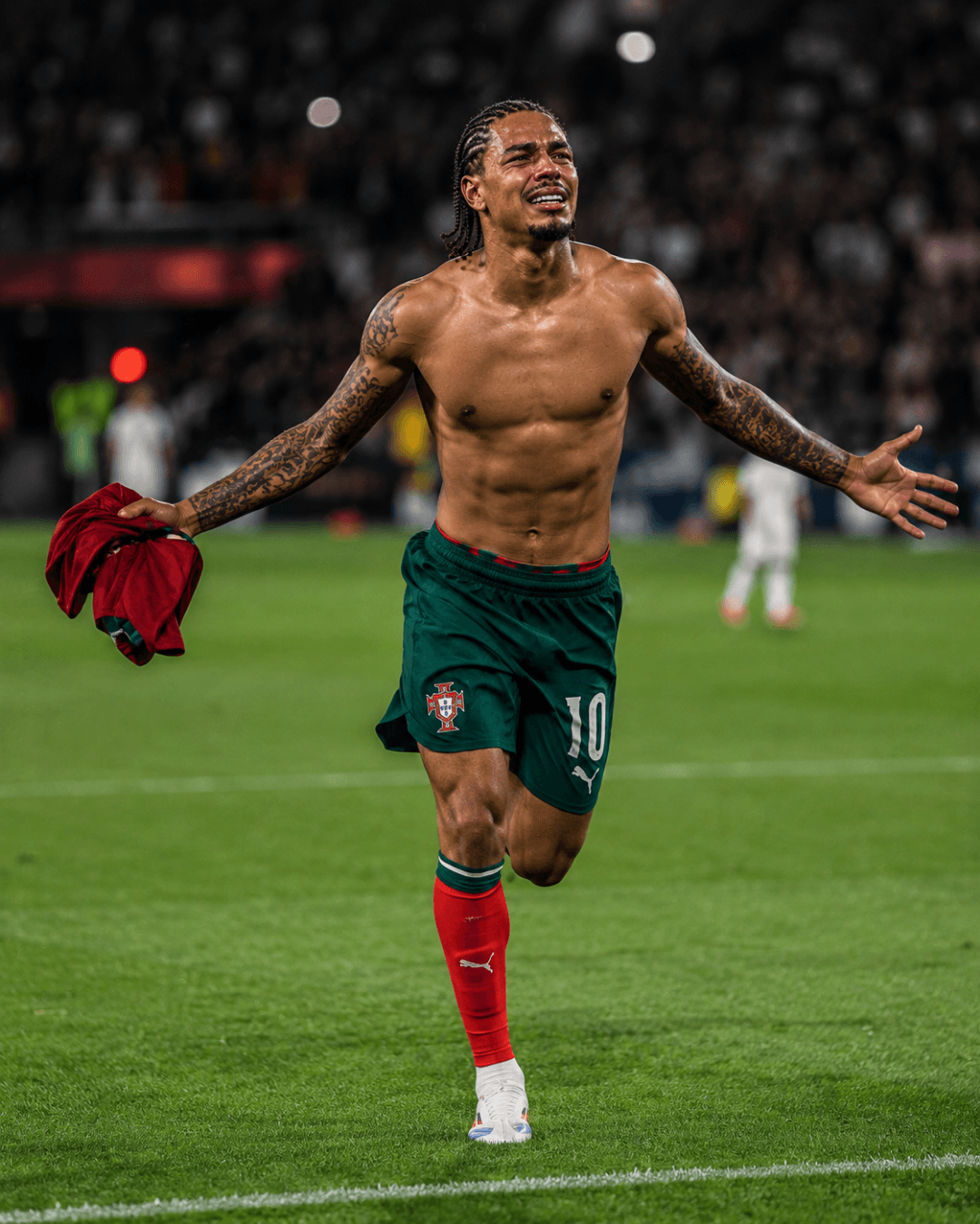O primeiro golo por Portugal… impossível explicar esta sensação. 🇵🇹❤️ Sonhei com este momento a vida toda. Ver o meu país celebrar um g…
