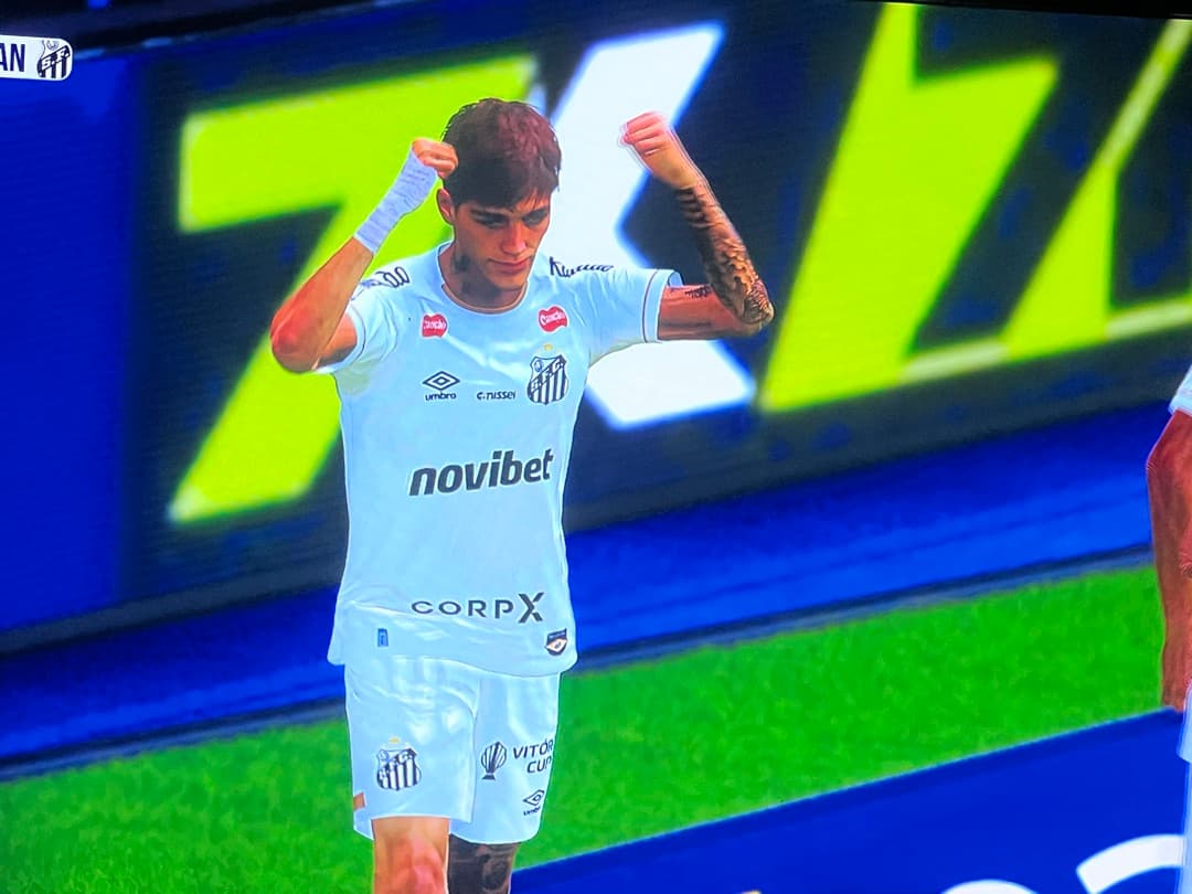 🚨⚽ FIM DE JOGO NA VILA BELMIRO! ⚽🚨 🐳 SANTOS 1️⃣ x 0️⃣ INTERNACIONAL 🔴⚪ 🔥 O Peixe volta a vencer e conquista três pontos importantes …