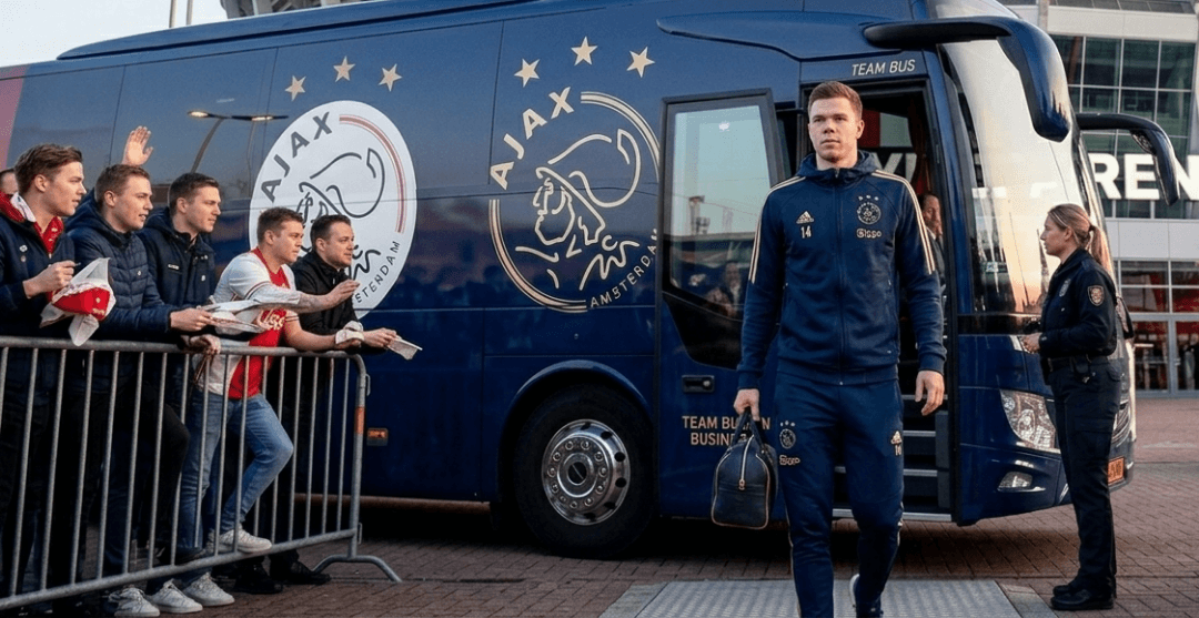 Roberto cruyff começará de titular no jogo da Europa league