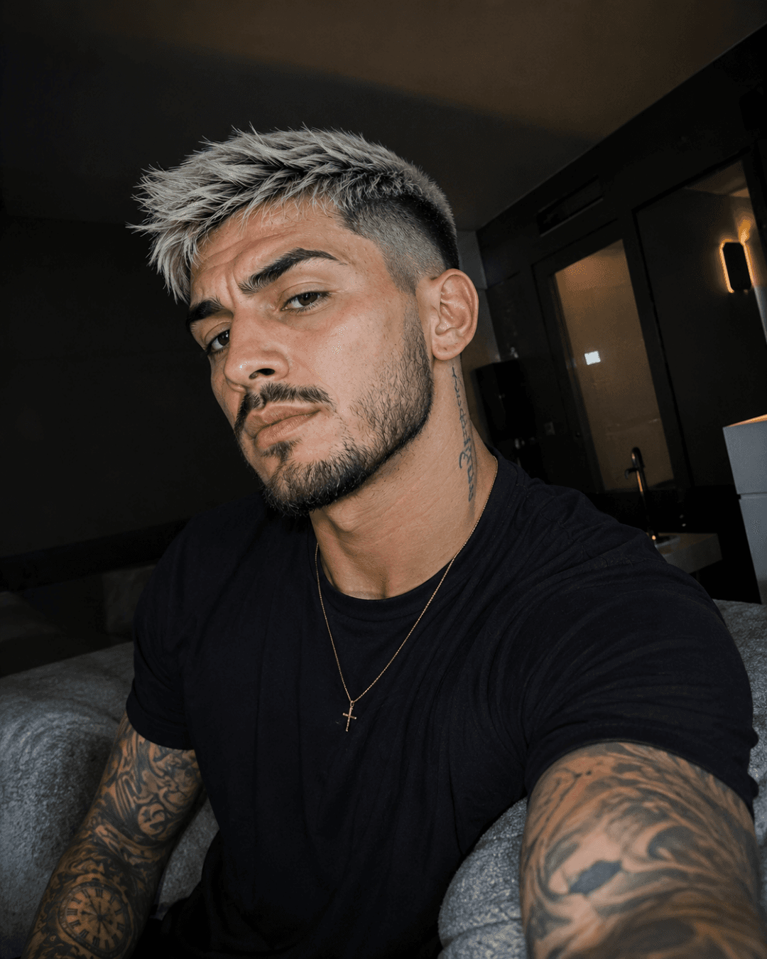 NOVO CABELO BARBA GRANDE vamos que vamos pra férias Curti tudo antes da temporada começar Não manda mensagem nem liga que não estou atend…