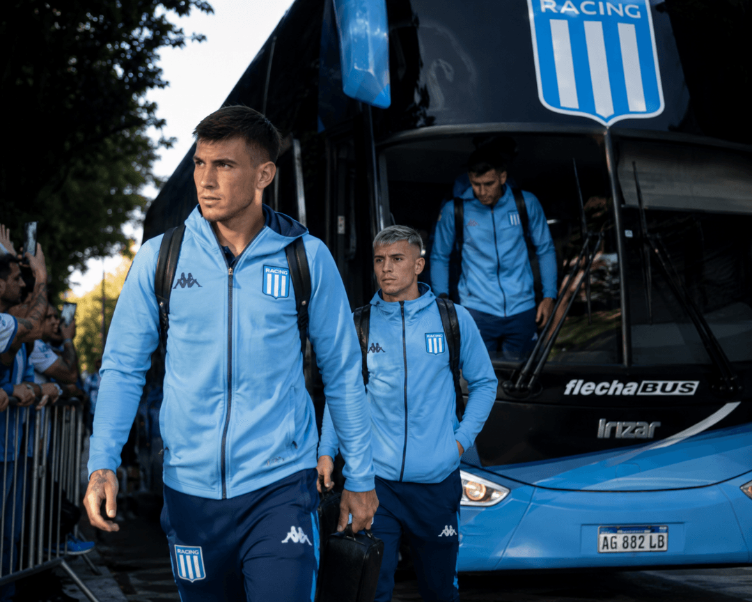 NOVA TEMPORADA 🔥🔥🔥 Os jogadores já voltaram pra se apresentar pro clube Esperamos uma nova grande temporada e muitos títulos ao RACING…