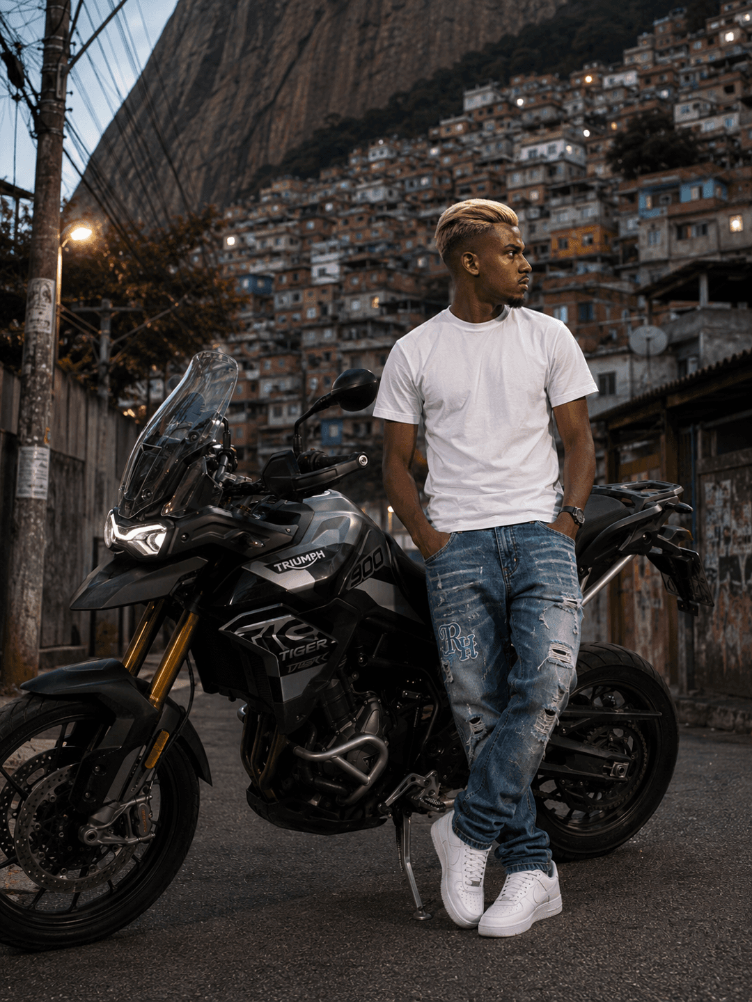 Foi aqui onde minha história toda começou… 🇧🇷 This is where my whole story began. 🏴 📌Rocinha/RJ