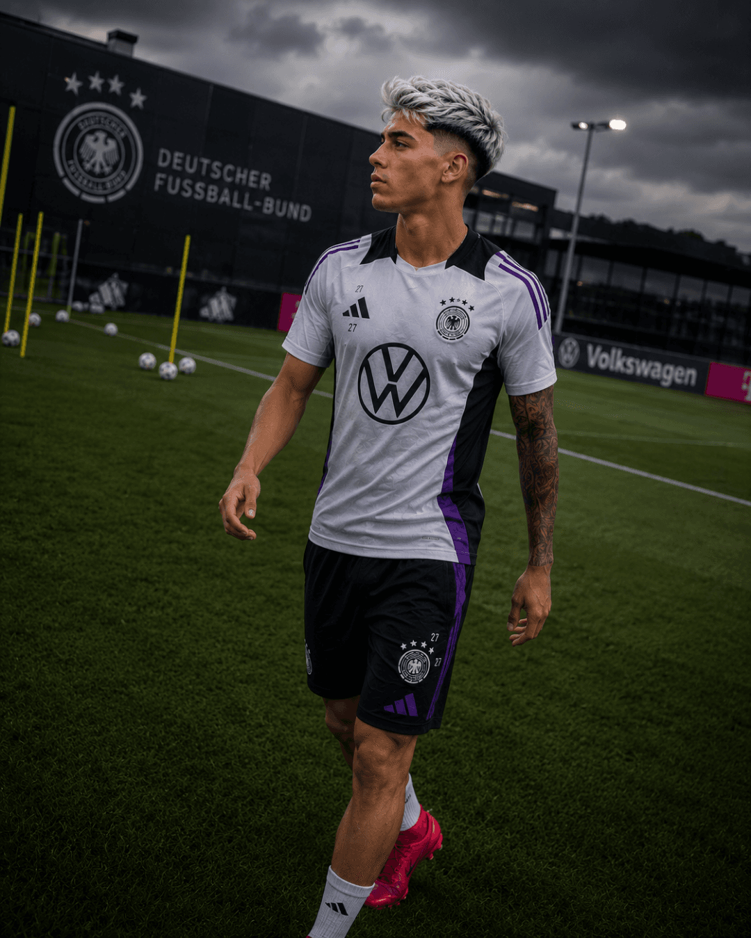 Pt 1 Copa do mundo Partiu treino antes da copa começa, vamos ir com força total pra cima. Do primeiro jogo contra Argentina!! ⚪
