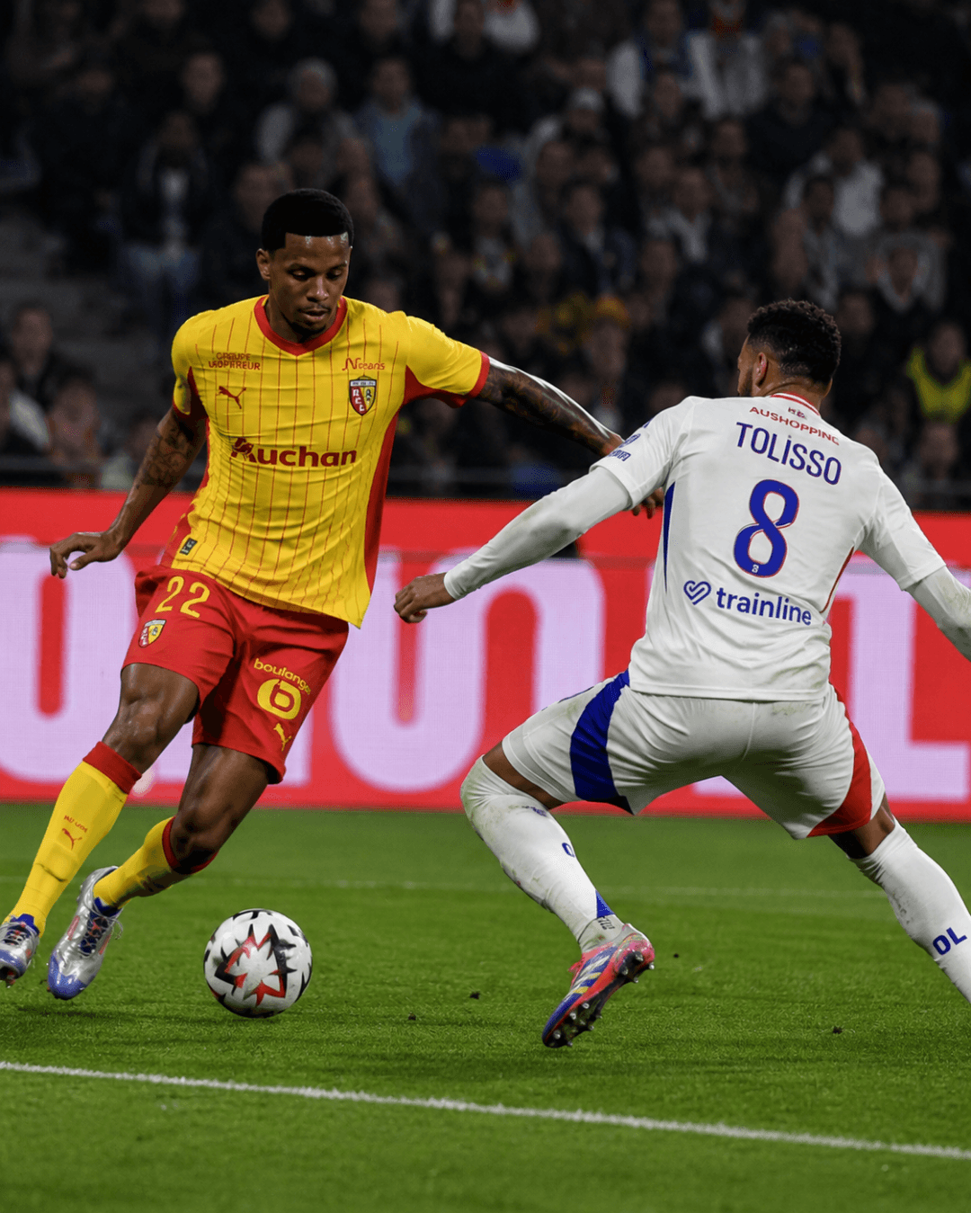 Estreia na Ligue 1! 🇫🇷❤️💛 Fiz minha primeira partida na Ligue 1 pelo RC Lens na vitória por 2 a 0 sobre o OL. Eduardo marcou aos 29', …