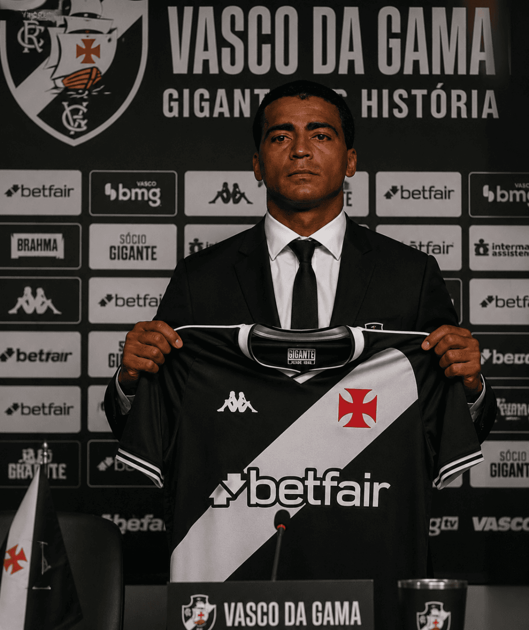 Será um prazer atuar como Técnico do Vasco. Estou disposto a fazer uma melhora boa no Clube! Vamos Vasco!!!