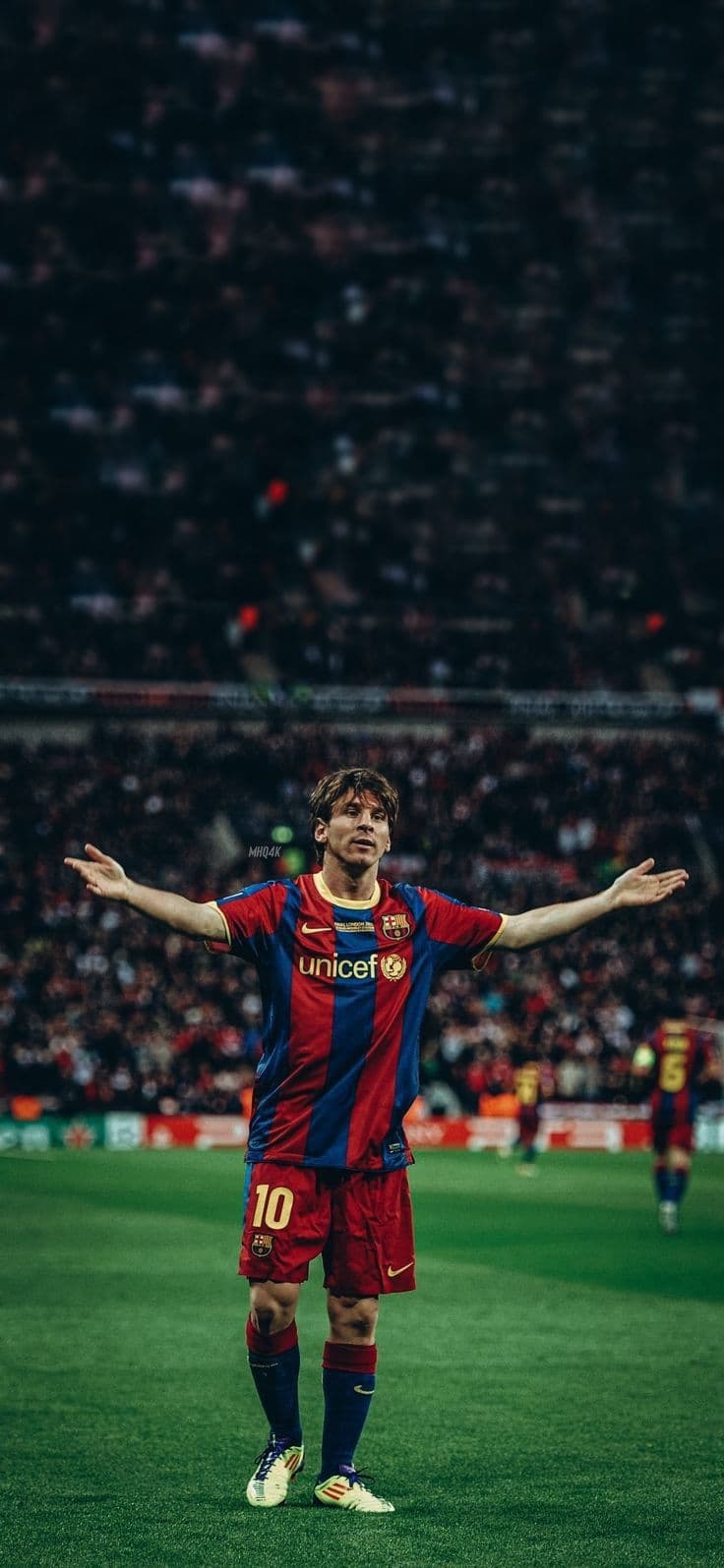 primeiro gol como profissional, e tinha que ser logo na estreia da europa league, a história está sendo feita. Vamos juntos 💎