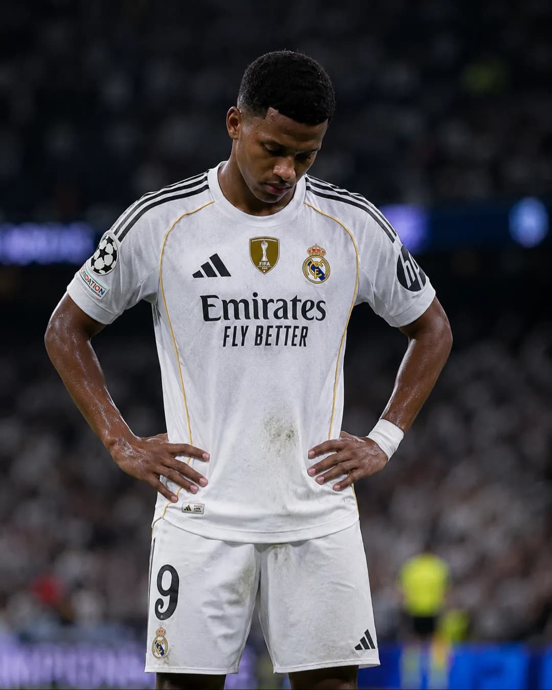 Fim de uma caminhada que queríamos diferente. 😔 Eliminados nas oitavas da Champions após duas derrotas por 1–0. Voltei de lesão e dei tu…