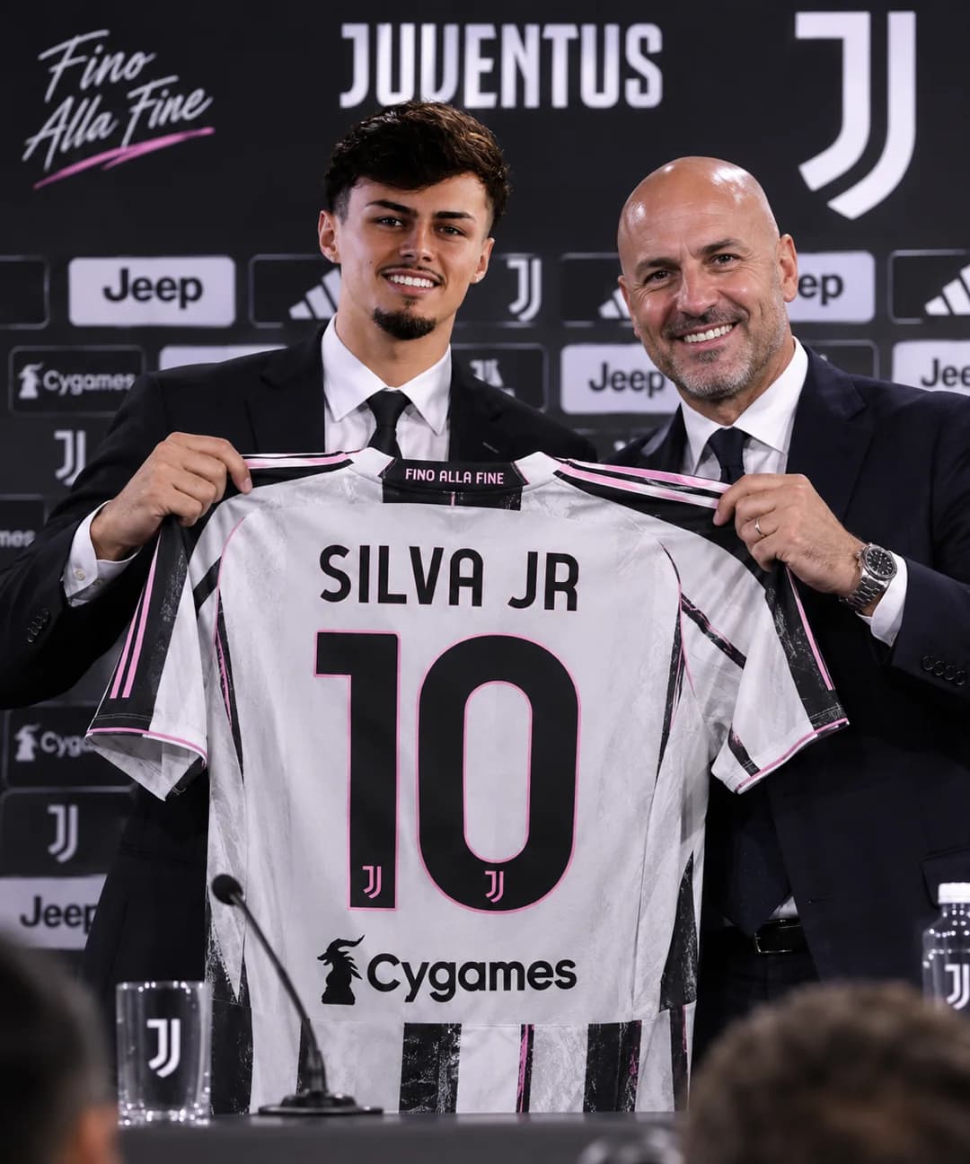 A história escolheu seu número. 🔟🇮🇹 A 10 da Juventus agora é minha. Sei o peso que ela carrega. Agora é fazer por merecer. ⚪⚫ Fino all…