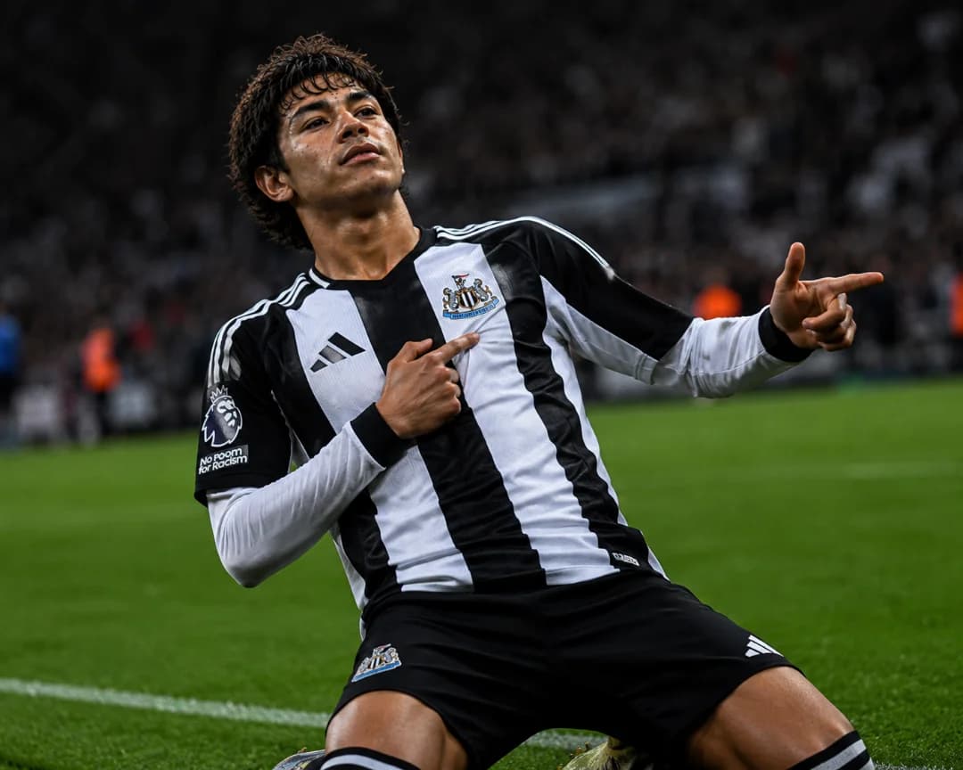 Primeiro gol. Primeiro de muitos. ⚫⚪🖤 Um momento que vou guardar para sempre. Marcar meu primeiro gol com a camisa do Newcastle United é…