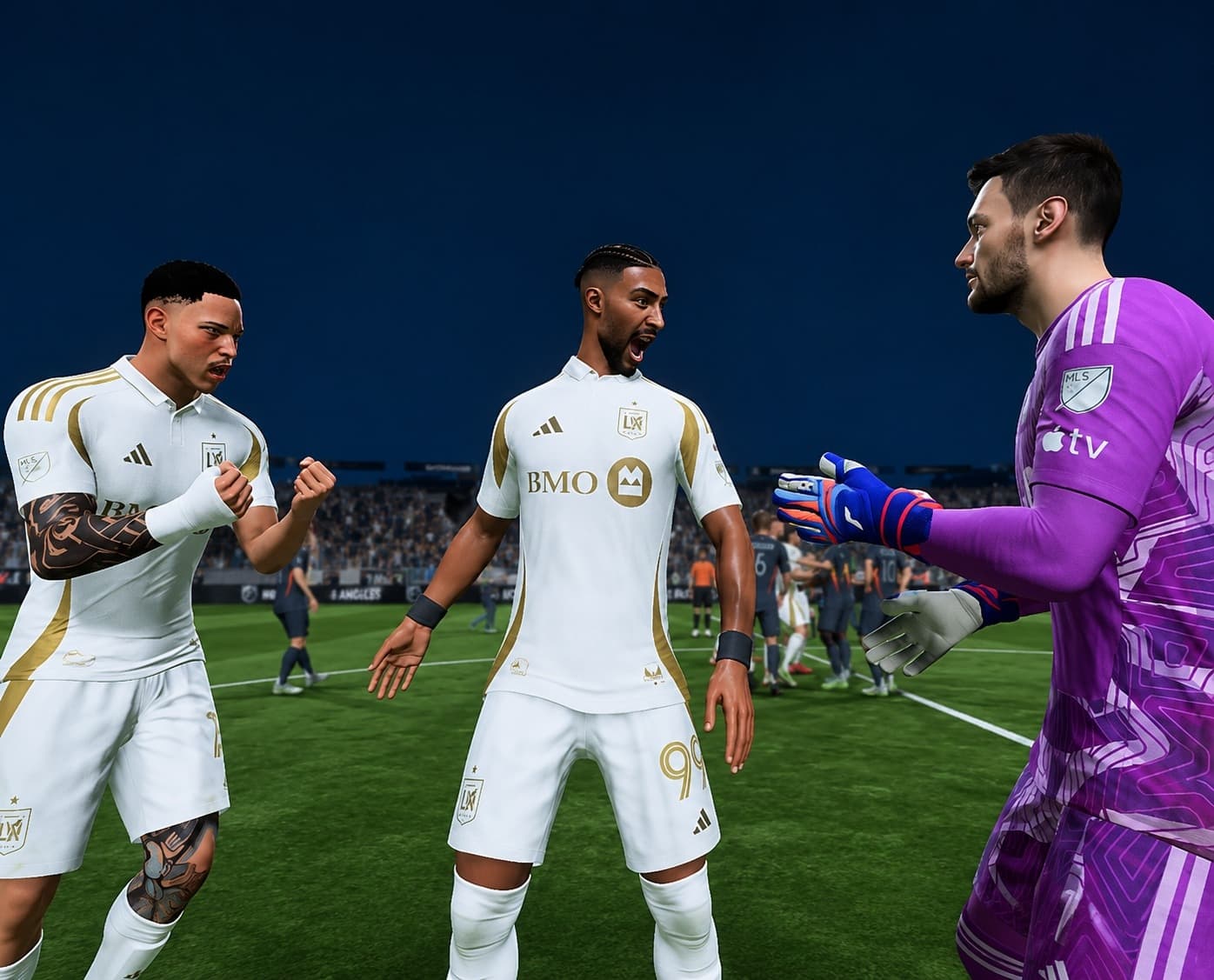 With LAFC icons and three points in the pocket. 🤩🔥💛🖤